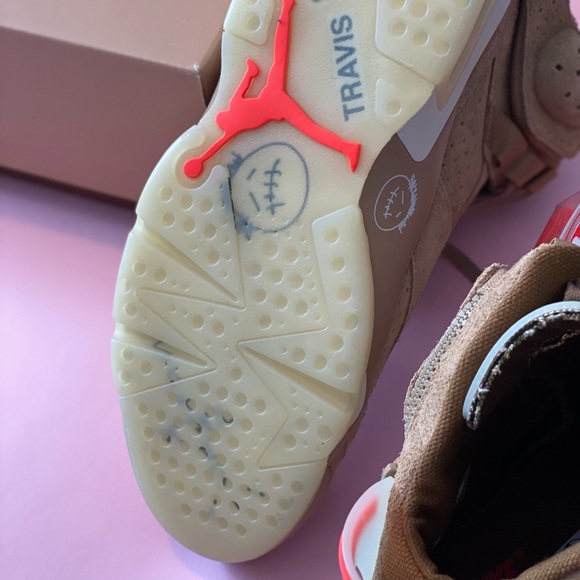 Travis Scott Jordan 6s - Picture 1 of 6